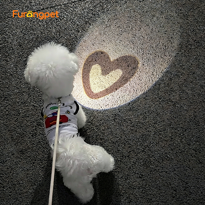 Furongpet™ Heart Projection LED Dog Collar Light for Night Safety