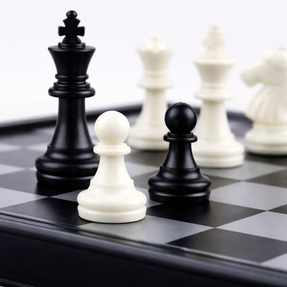 250th Anniversary Special Edition Chessboard & Pieces